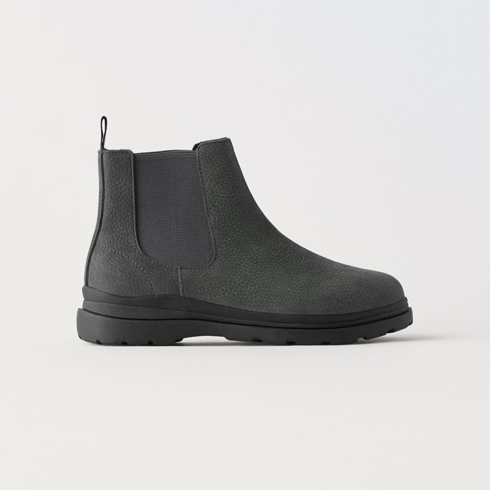 Boys Zara Suede Boots size 5